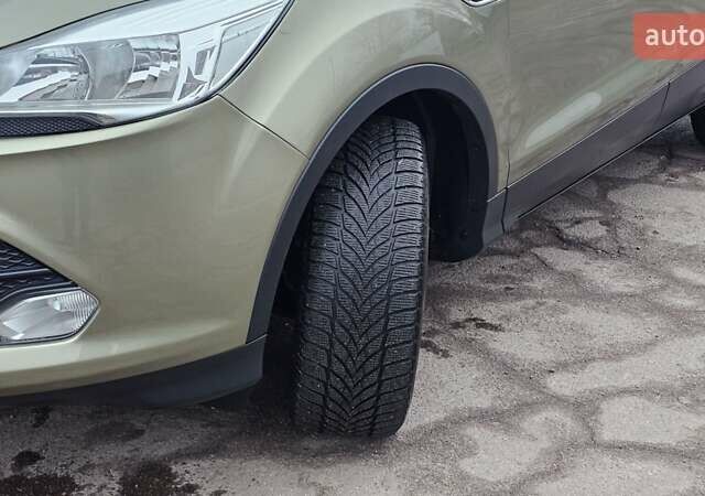 Зелений Форд Куга, об'ємом двигуна 2 л та пробігом 155 тис. км за 12500 $, фото 10 на Automoto.ua