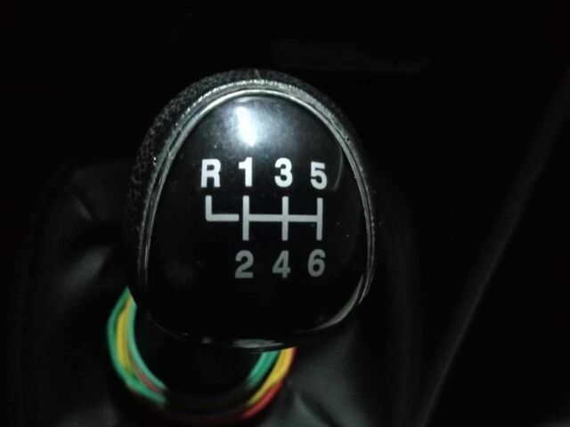 Зелений Форд Куга, об'ємом двигуна 2 л та пробігом 151 тис. км за 15000 $, фото 4 на Automoto.ua