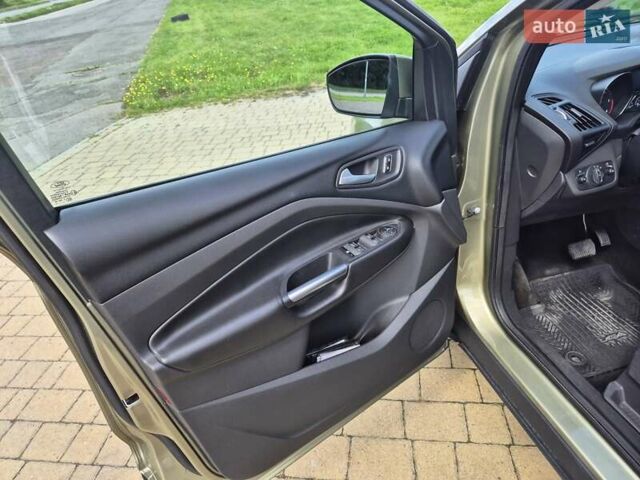 Зеленый Форд Куга, объемом двигателя 2 л и пробегом 241 тыс. км за 13500 $, фото 12 на Automoto.ua