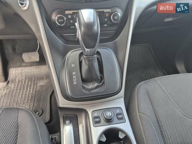 Зеленый Форд Куга, объемом двигателя 2 л и пробегом 241 тыс. км за 13500 $, фото 16 на Automoto.ua