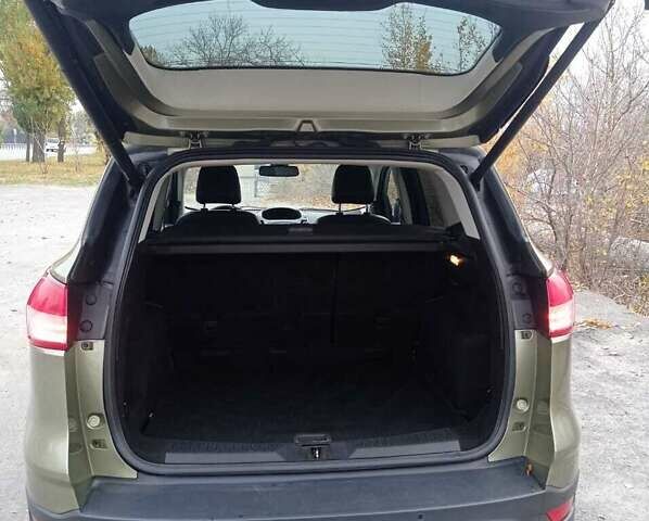 Зеленый Форд Куга, объемом двигателя 2 л и пробегом 232 тыс. км за 11700 $, фото 10 на Automoto.ua