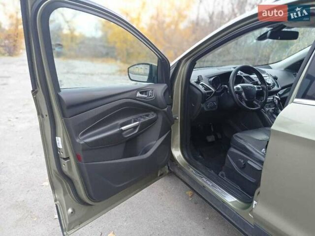 Зеленый Форд Куга, объемом двигателя 2 л и пробегом 232 тыс. км за 11700 $, фото 5 на Automoto.ua