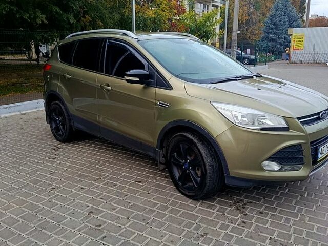 Зеленый Форд Куга, объемом двигателя 2 л и пробегом 108 тыс. км за 12300 $, фото 2 на Automoto.ua
