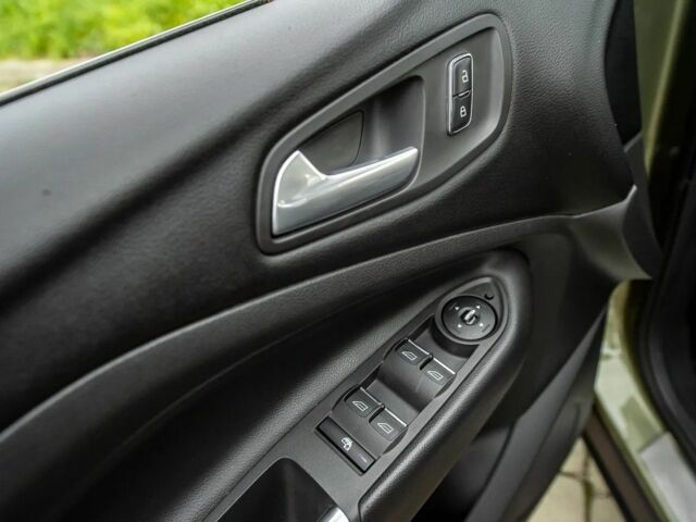 Зеленый Форд Куга, объемом двигателя 2 л и пробегом 206 тыс. км за 8100 $, фото 13 на Automoto.ua