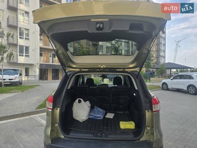 Зелений Форд Куга, об'ємом двигуна 2 л та пробігом 113 тис. км за 13000 $, фото 16 на Automoto.ua