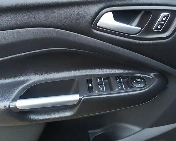 Форд Куга 2015 в Кривом Роге на Automoto.ua Зеленый Форд Куга, объемом двигателя 2 л и пробегом 167 тыс. км за 11900 $, фото 21 на Automoto.ua