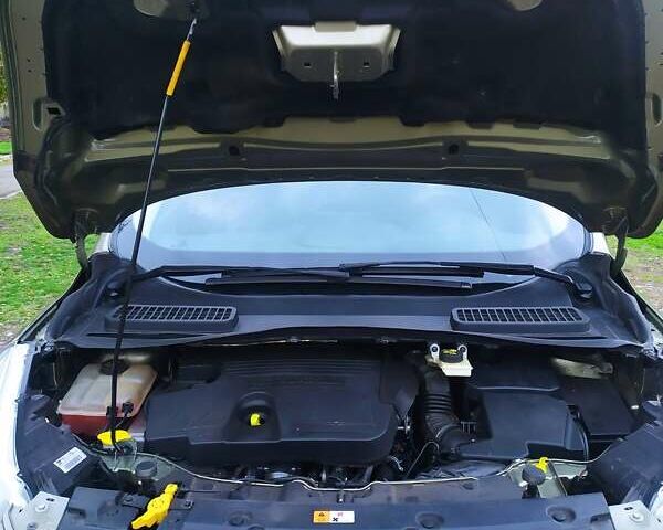 Форд Куга 2015 в Кривом Роге на Automoto.ua Зеленый Форд Куга, объемом двигателя 2 л и пробегом 167 тыс. км за 11900 $, фото 24 на Automoto.ua