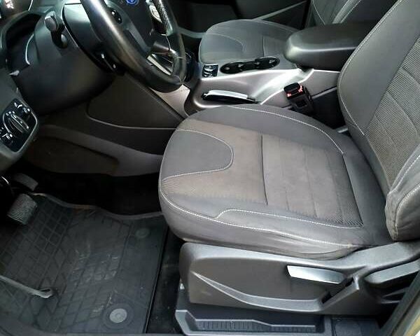 Форд Куга 2015 в Кривом Роге на Automoto.ua Зеленый Форд Куга, объемом двигателя 2 л и пробегом 167 тыс. км за 11900 $, фото 12 на Automoto.ua