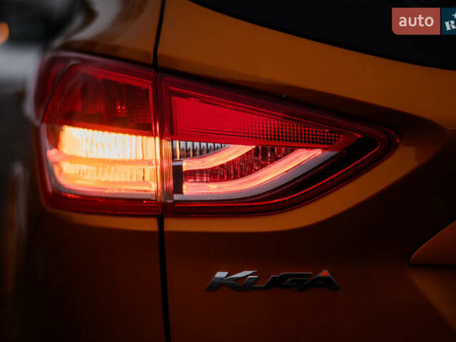 Оранжевый Форд Куга, объемом двигателя 2 л и пробегом 237 тыс. км за 14600 $, фото 23 на Automoto.ua