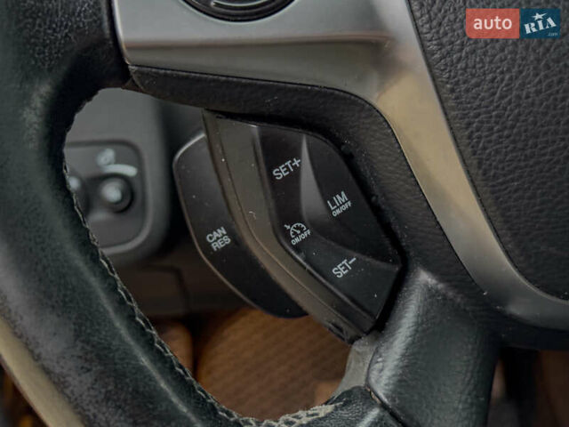 Помаранчевий Форд Куга, об'ємом двигуна 2 л та пробігом 249 тис. км за 14950 $, фото 75 на Automoto.ua