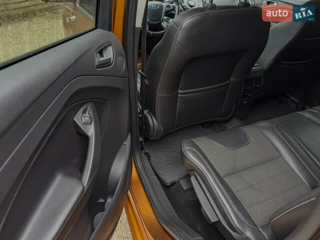 Помаранчевий Форд Куга, об'ємом двигуна 2 л та пробігом 249 тис. км за 14950 $, фото 81 на Automoto.ua