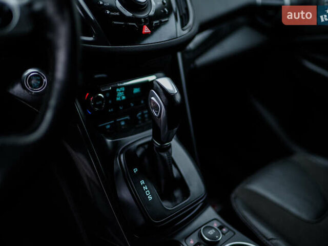 Оранжевый Форд Куга, объемом двигателя 2 л и пробегом 237 тыс. км за 14600 $, фото 32 на Automoto.ua