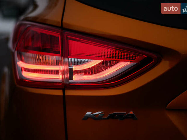 Оранжевый Форд Куга, объемом двигателя 2 л и пробегом 237 тыс. км за 14600 $, фото 24 на Automoto.ua