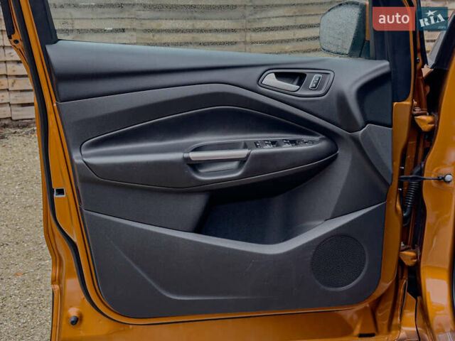 Помаранчевий Форд Куга, об'ємом двигуна 2 л та пробігом 249 тис. км за 14950 $, фото 63 на Automoto.ua