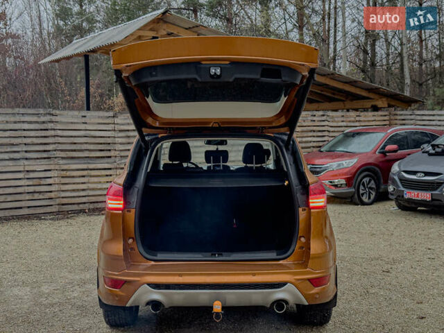 Помаранчевий Форд Куга, об'ємом двигуна 2 л та пробігом 249 тис. км за 14950 $, фото 90 на Automoto.ua