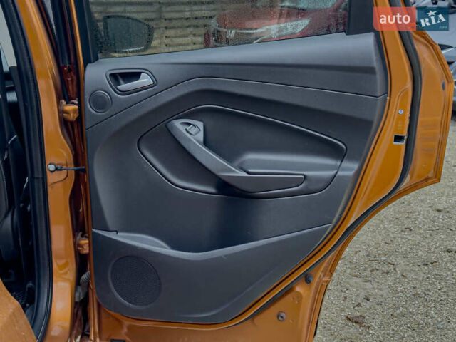 Помаранчевий Форд Куга, об'ємом двигуна 2 л та пробігом 249 тис. км за 14950 $, фото 94 на Automoto.ua
