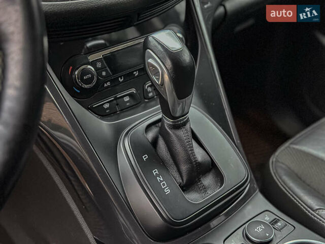 Помаранчевий Форд Куга, об'ємом двигуна 2 л та пробігом 249 тис. км за 14950 $, фото 69 на Automoto.ua