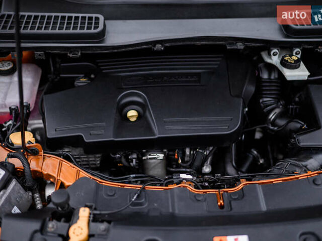 Оранжевый Форд Куга, объемом двигателя 2 л и пробегом 237 тыс. км за 14600 $, фото 41 на Automoto.ua