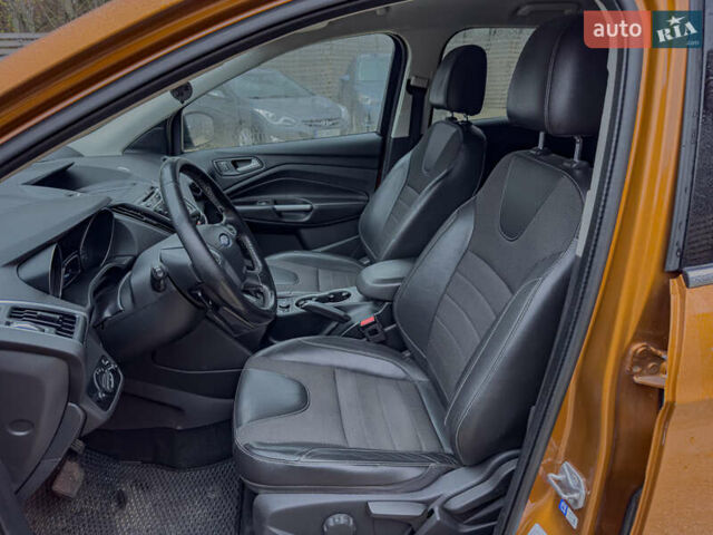 Помаранчевий Форд Куга, об'ємом двигуна 2 л та пробігом 249 тис. км за 14950 $, фото 66 на Automoto.ua