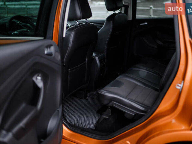 Оранжевый Форд Куга, объемом двигателя 2 л и пробегом 237 тыс. км за 14600 $, фото 40 на Automoto.ua