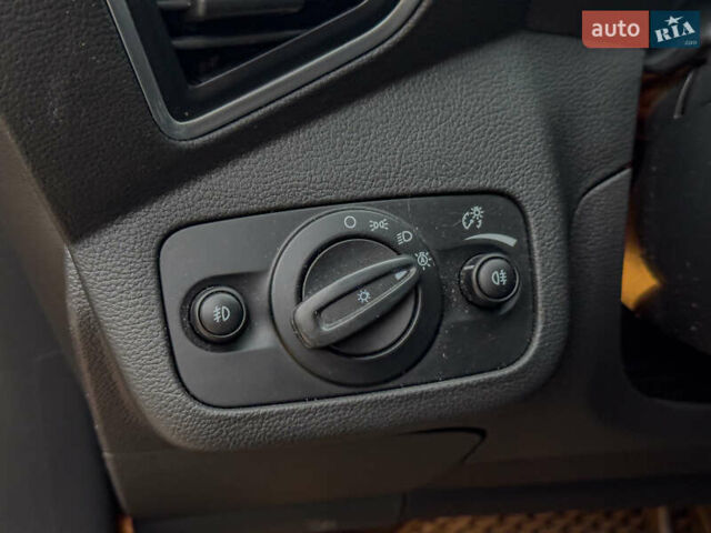 Помаранчевий Форд Куга, об'ємом двигуна 2 л та пробігом 249 тис. км за 14950 $, фото 77 на Automoto.ua