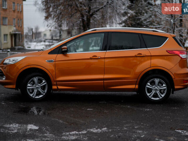 Оранжевый Форд Куга, объемом двигателя 2 л и пробегом 237 тыс. км за 14600 $, фото 4 на Automoto.ua