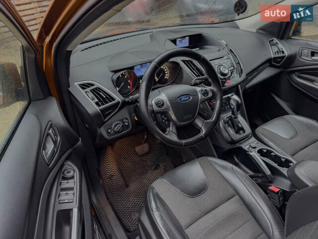 Помаранчевий Форд Куга, об'ємом двигуна 2 л та пробігом 249 тис. км за 14950 $, фото 62 на Automoto.ua