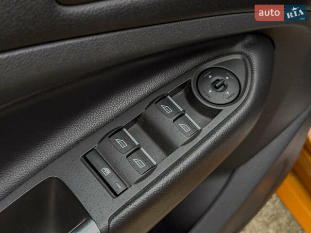 Помаранчевий Форд Куга, об'ємом двигуна 2 л та пробігом 249 тис. км за 14950 $, фото 64 на Automoto.ua