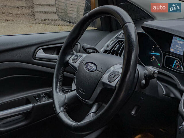 Помаранчевий Форд Куга, об'ємом двигуна 2 л та пробігом 249 тис. км за 14950 $, фото 103 на Automoto.ua