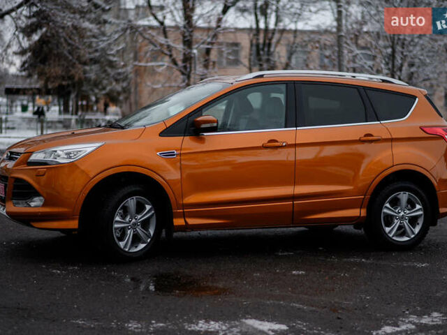 Оранжевый Форд Куга, объемом двигателя 2 л и пробегом 237 тыс. км за 14600 $, фото 3 на Automoto.ua