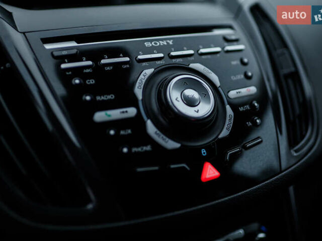 Оранжевый Форд Куга, объемом двигателя 2 л и пробегом 237 тыс. км за 14600 $, фото 33 на Automoto.ua