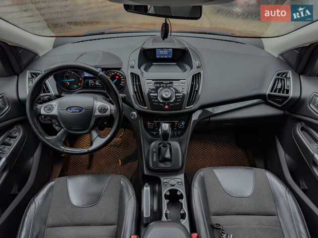 Помаранчевий Форд Куга, об'ємом двигуна 2 л та пробігом 249 тис. км за 14950 $, фото 4 на Automoto.ua