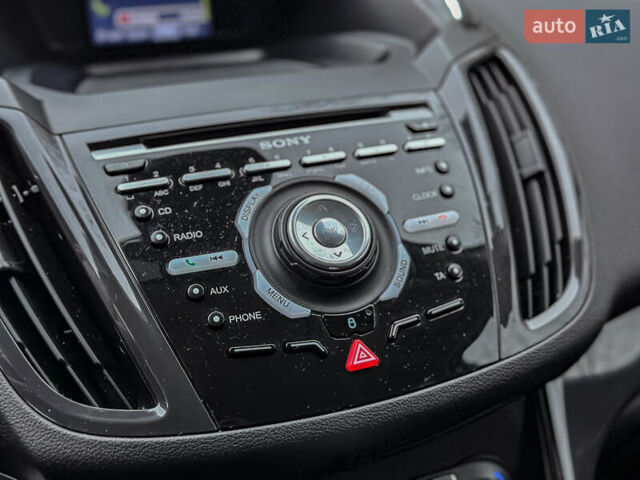 Помаранчевий Форд Куга, об'ємом двигуна 2 л та пробігом 249 тис. км за 14950 $, фото 71 на Automoto.ua