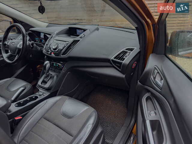 Помаранчевий Форд Куга, об'ємом двигуна 2 л та пробігом 249 тис. км за 14950 $, фото 96 на Automoto.ua