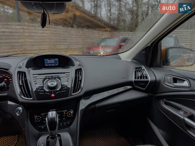 Помаранчевий Форд Куга, об'ємом двигуна 2 л та пробігом 249 тис. км за 14950 $, фото 87 на Automoto.ua