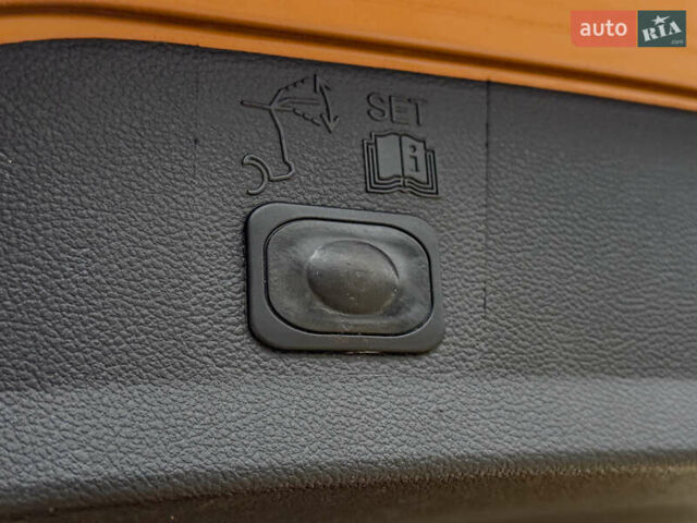 Помаранчевий Форд Куга, об'ємом двигуна 2 л та пробігом 249 тис. км за 14950 $, фото 92 на Automoto.ua