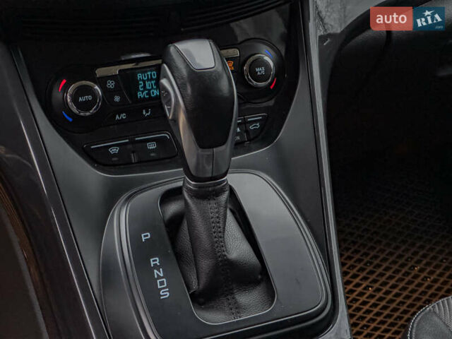 Помаранчевий Форд Куга, об'ємом двигуна 2 л та пробігом 249 тис. км за 14950 $, фото 89 на Automoto.ua