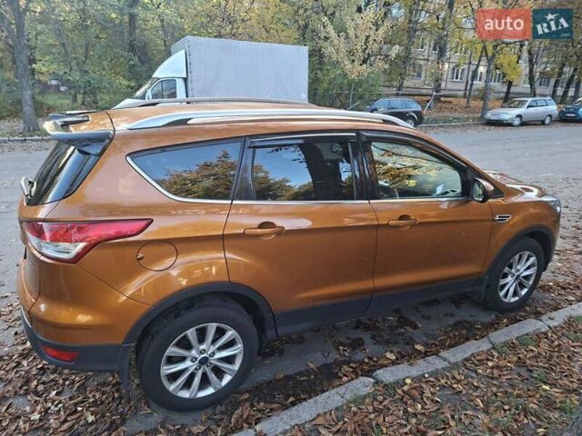 Оранжевый Форд Куга, объемом двигателя 2 л и пробегом 157 тыс. км за 16000 $, фото 1 на Automoto.ua