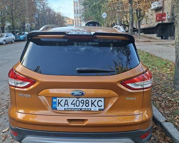 Оранжевый Форд Куга, объемом двигателя 2 л и пробегом 157 тыс. км за 16000 $, фото 4 на Automoto.ua