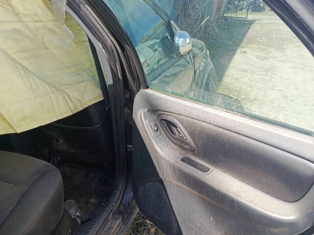 Чорний Форд Маверік, об'ємом двигуна 0 л та пробігом 150 тис. км за 805 $, фото 3 на Automoto.ua