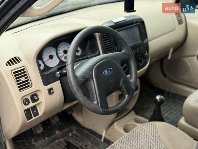 Черный Форд Маверик, объемом двигателя 2 л и пробегом 290 тыс. км за 3600 $, фото 8 на Automoto.ua