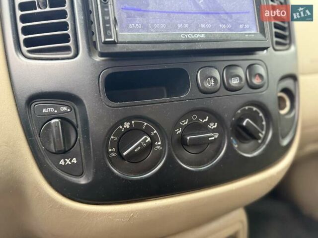 Черный Форд Маверик, объемом двигателя 2 л и пробегом 290 тыс. км за 3600 $, фото 14 на Automoto.ua