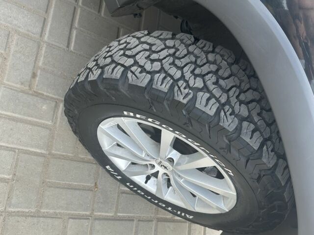 Черный Форд Маверик, объемом двигателя 3 л и пробегом 300 тыс. км за 4050 $, фото 5 на Automoto.ua