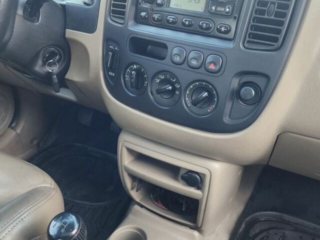 Черный Форд Маверик, объемом двигателя 2 л и пробегом 292 тыс. км за 3700 $, фото 7 на Automoto.ua