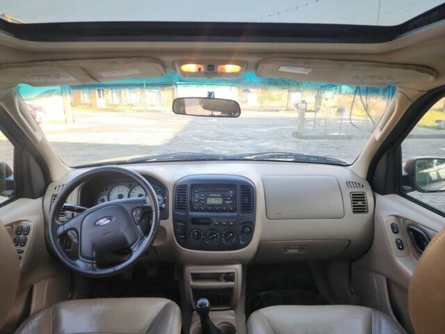 Черный Форд Маверик, объемом двигателя 2 л и пробегом 292 тыс. км за 3700 $, фото 3 на Automoto.ua