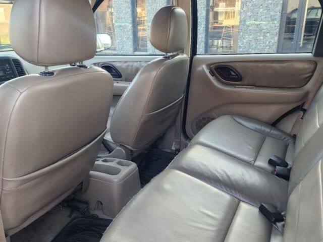 Черный Форд Маверик, объемом двигателя 2 л и пробегом 292 тыс. км за 3700 $, фото 5 на Automoto.ua