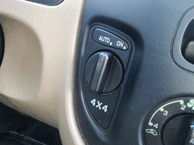 Черный Форд Маверик, объемом двигателя 2 л и пробегом 292 тыс. км за 3700 $, фото 6 на Automoto.ua