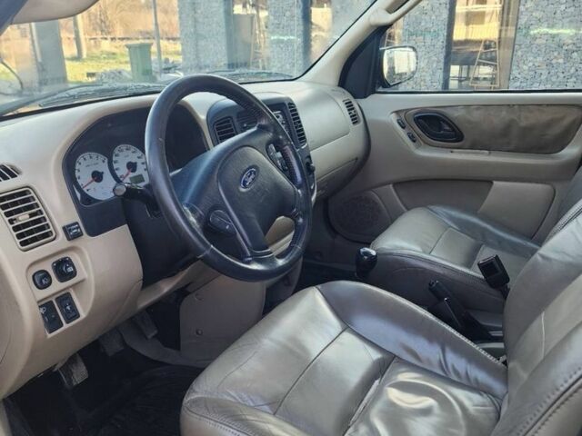 Черный Форд Маверик, объемом двигателя 2 л и пробегом 292 тыс. км за 3700 $, фото 4 на Automoto.ua