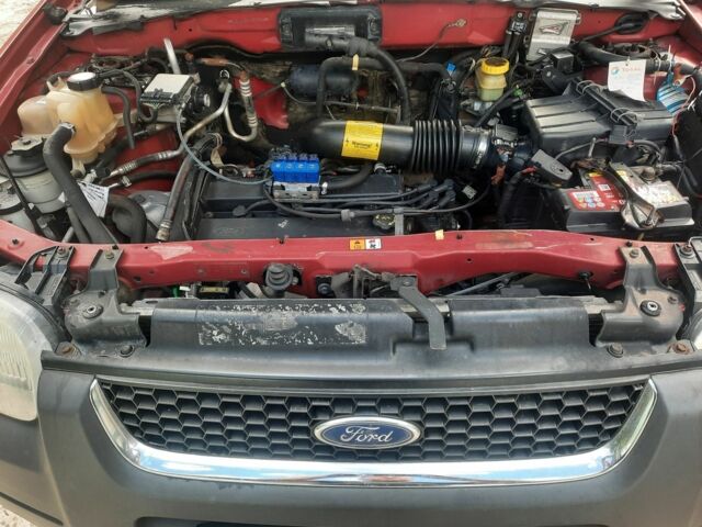 Форд Маверик 2002 в Ровно на Automoto.ua Красный Форд Маверик, объемом двигателя 2 л и пробегом 360 тыс. км за 3200 $, фото 11 на Automoto.ua