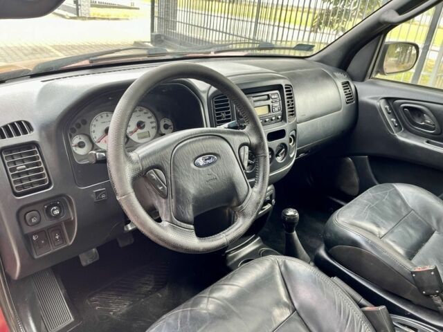 Форд Маверик 2002 в Ровно на Automoto.ua Красный Форд Маверик, объемом двигателя 2 л и пробегом 360 тыс. км за 3200 $, фото 5 на Automoto.ua